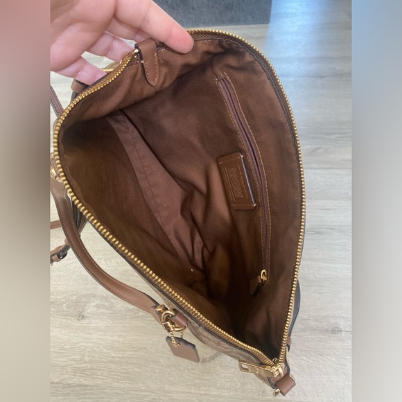 Signature Coach bag - Picture 4 of 8